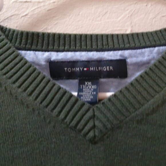 Tommy Hilfiger Green V-Neck Cotton Sweater – Men’s XXL - Picture 2 of 2